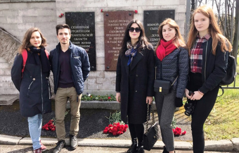 Активисты «Таоба» почтили память грузин, защищавших Ленинград 