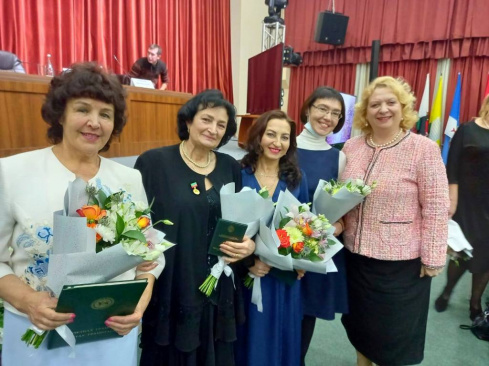 Циала Немсицверидзе из Казани награждена нагрудным знаком «За заслуги в образовании»