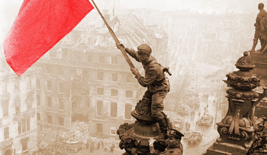 Георгий Цурцумия поздравляет с Днём Великой Победы