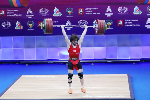 Реваз Давитадзе  выиграл три медали на чемпионате Европы по тяжелой атлетике в Москве