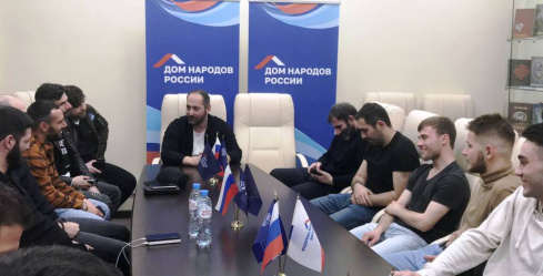 Давид Цецхладзе встретился с командой ФК грузинской диаспоры «Сакартвело»